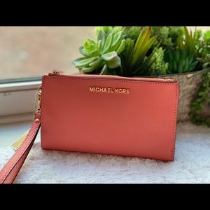 Michael Kors Jet Set Travel Wallet *NWT*